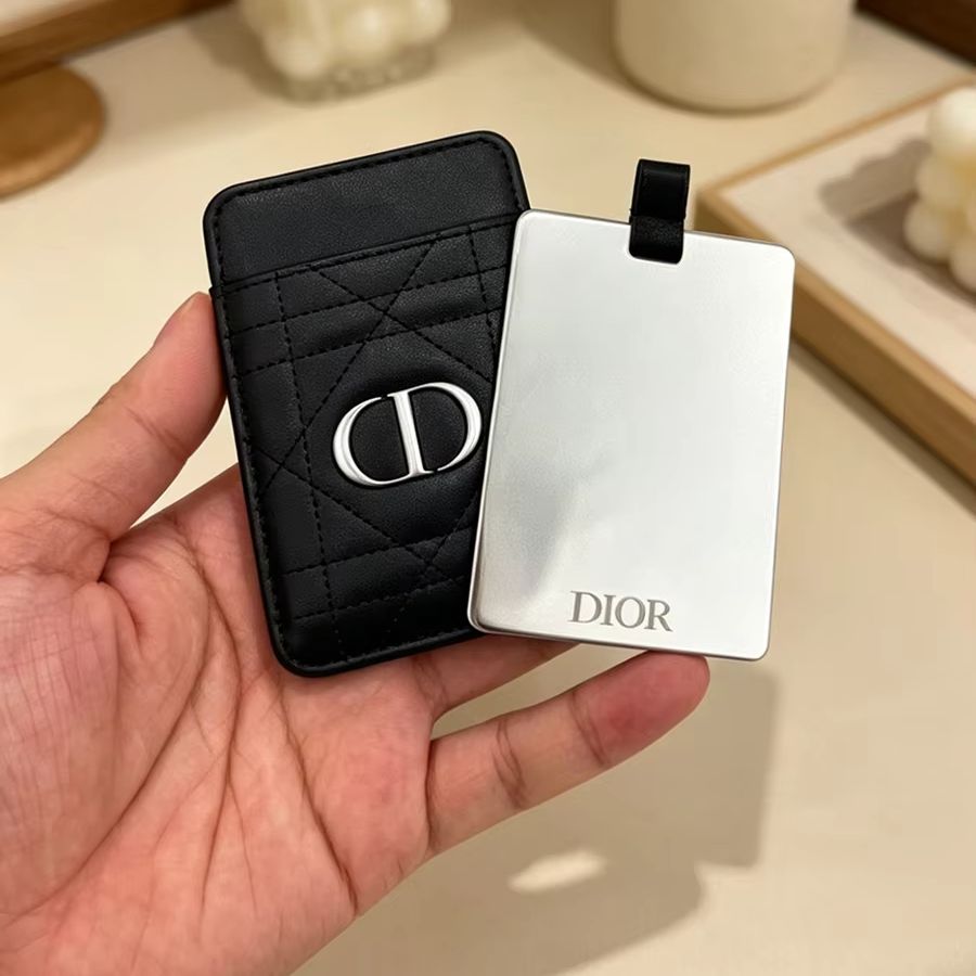 Сумка Dior Dior's Bag, многофу – обзор и цена Perfume Fine Fragrance