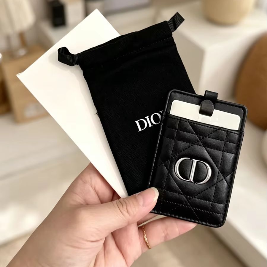 Сумка Dior Dior's Bag, многофу – обзор и цена Perfume Fine Fragrance